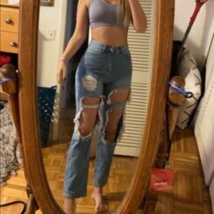 Ripped Highwasted mom jeans